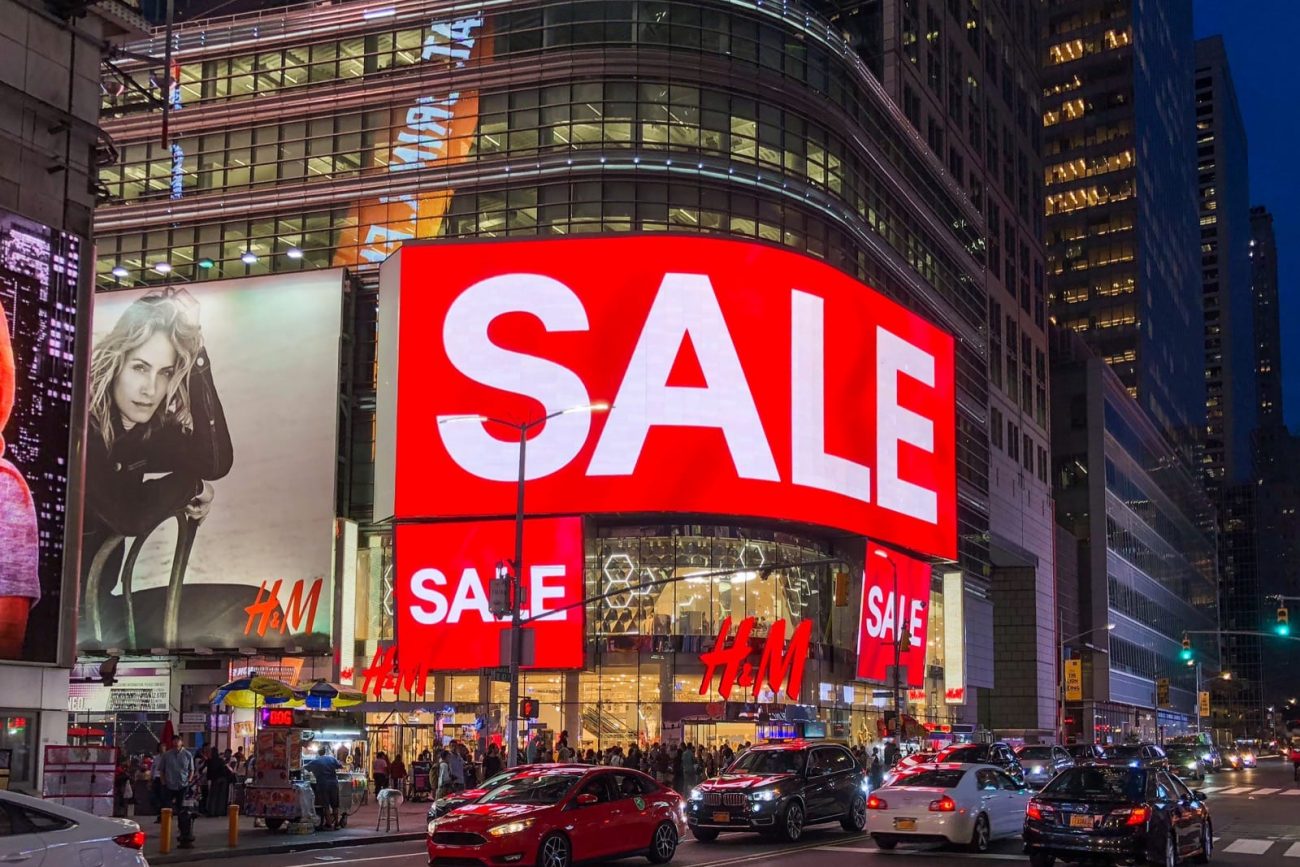 Time Square H&M sale sign
